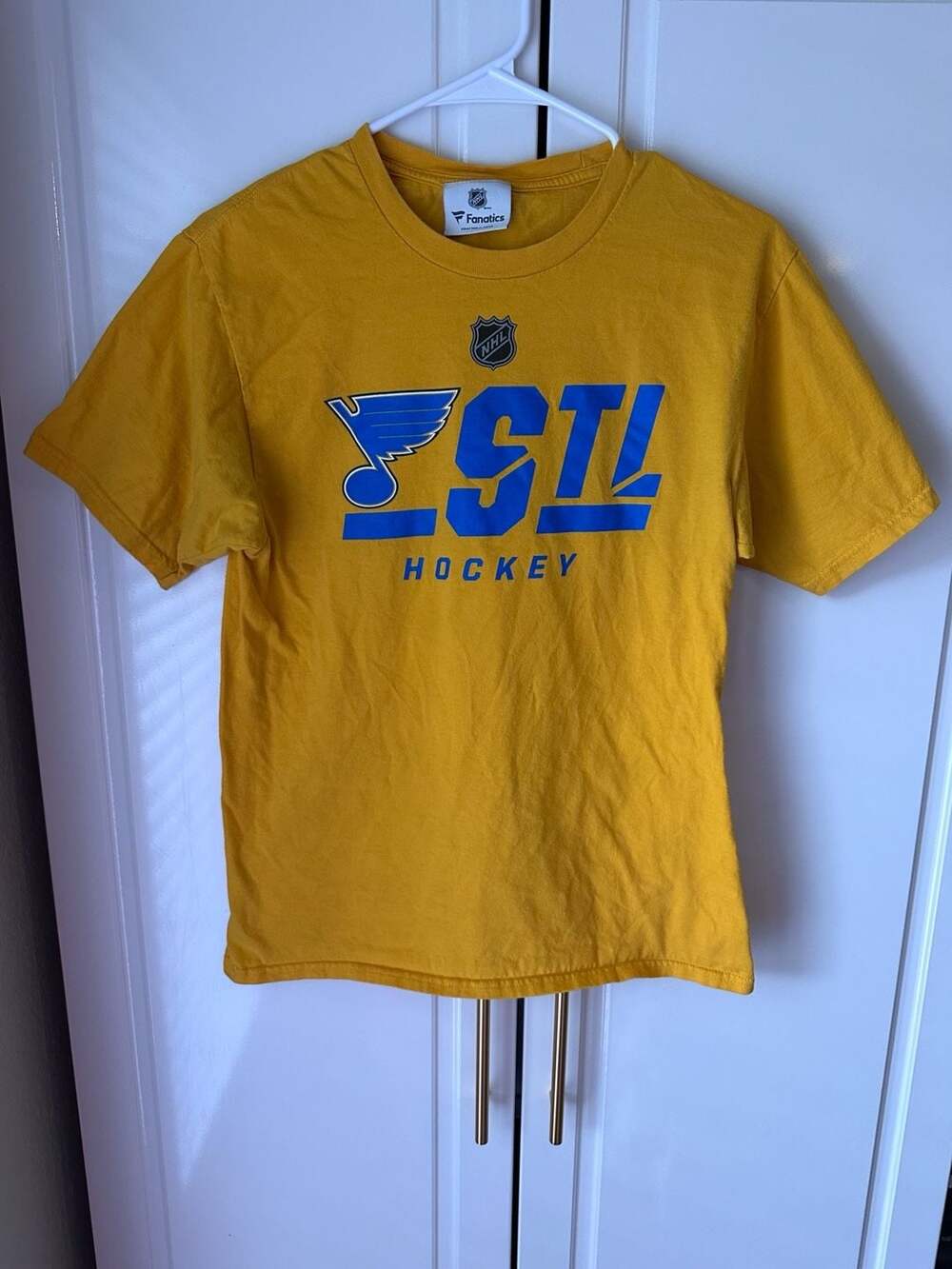 Fanatics St. Louis Blues STL Hockey T-Shirt Size Small Gold
